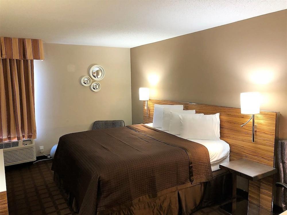 Baymont By Wyndham Creedmoor Hotel Exterior foto