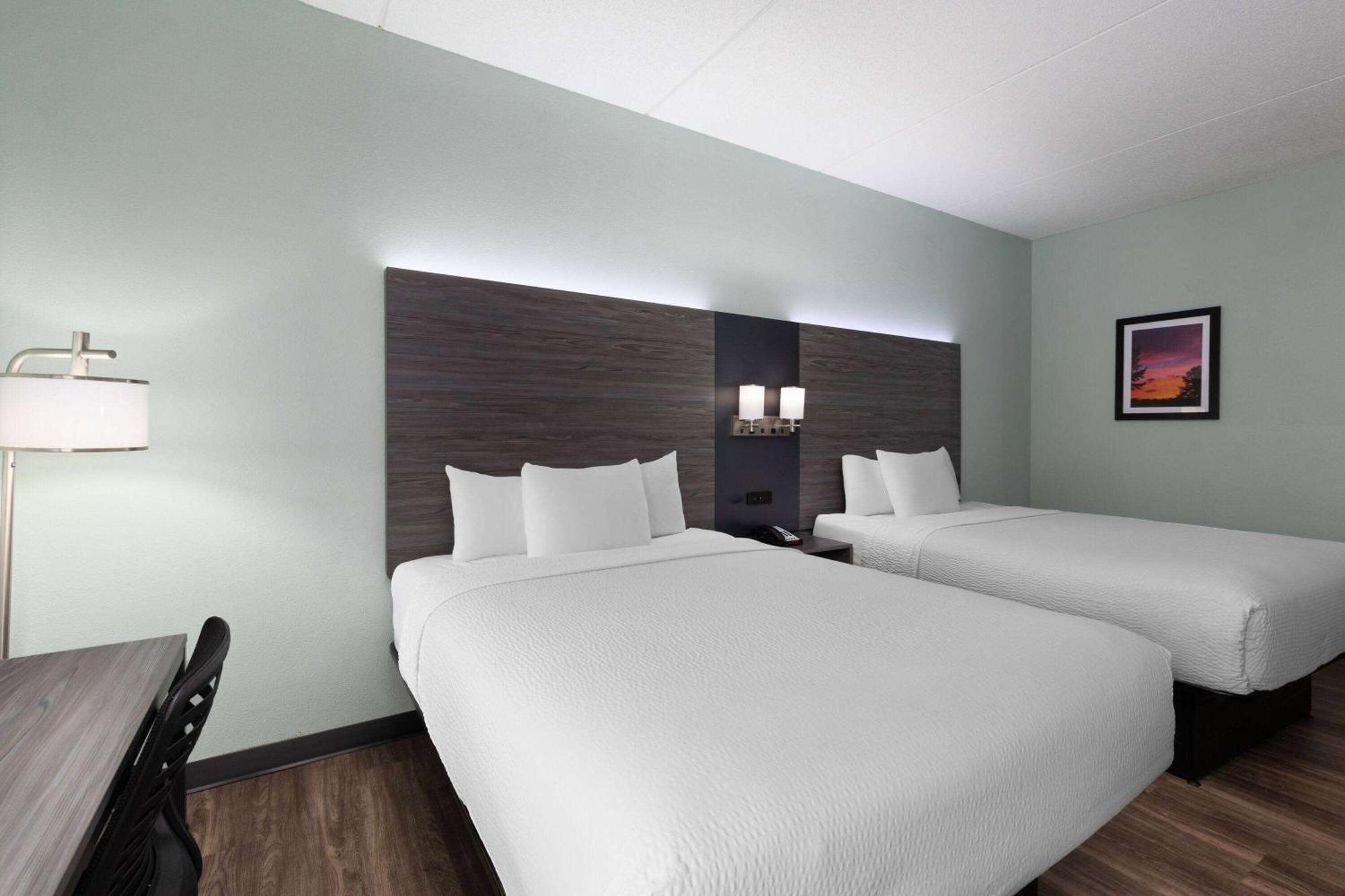 Baymont By Wyndham Creedmoor Hotel Exterior foto