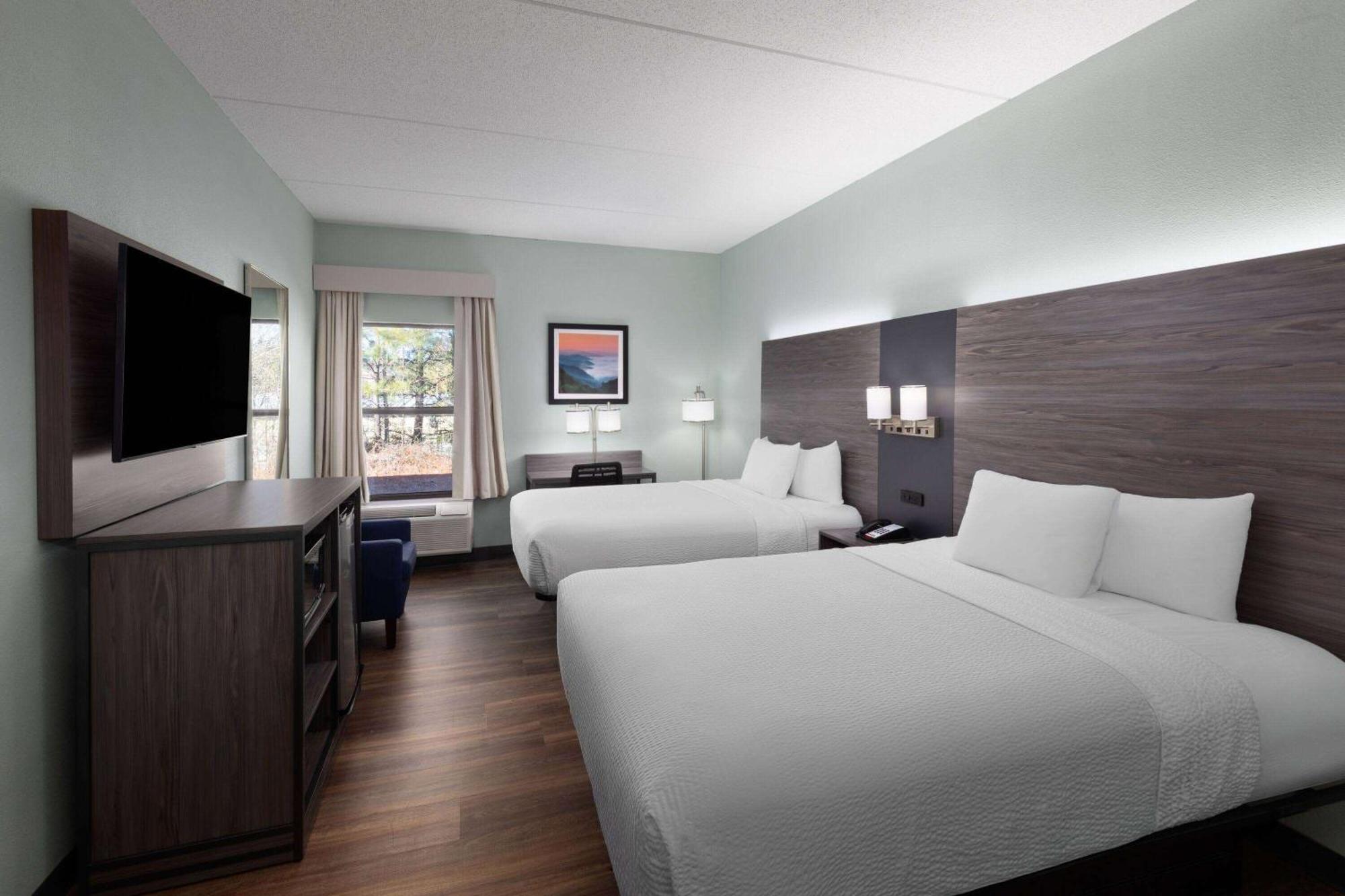 Baymont By Wyndham Creedmoor Hotel Exterior foto